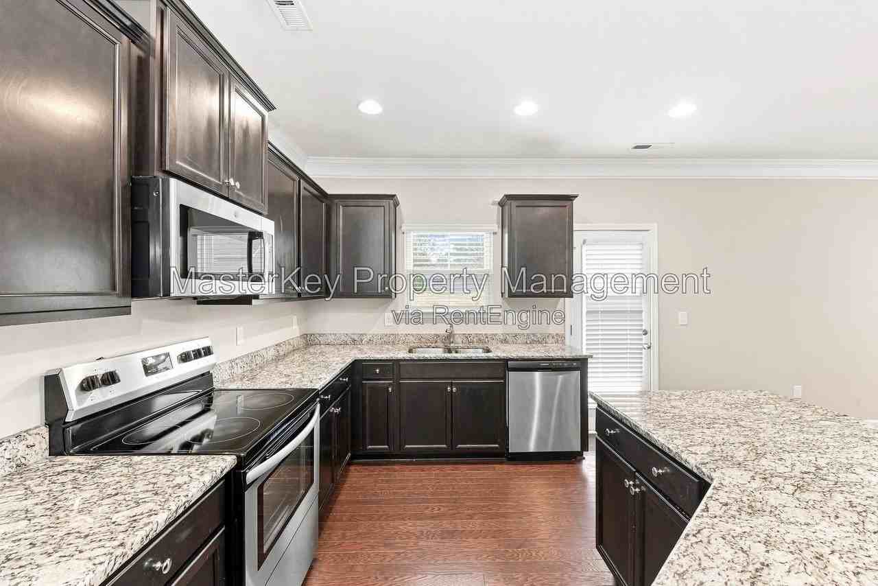 6821 Resting Grove Rd - Photo 4 of 35