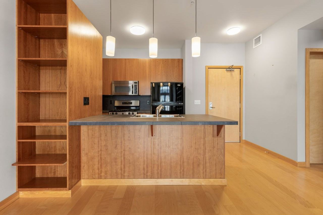 1133 Nw 11th Ave #511 - Photo 5 of 17