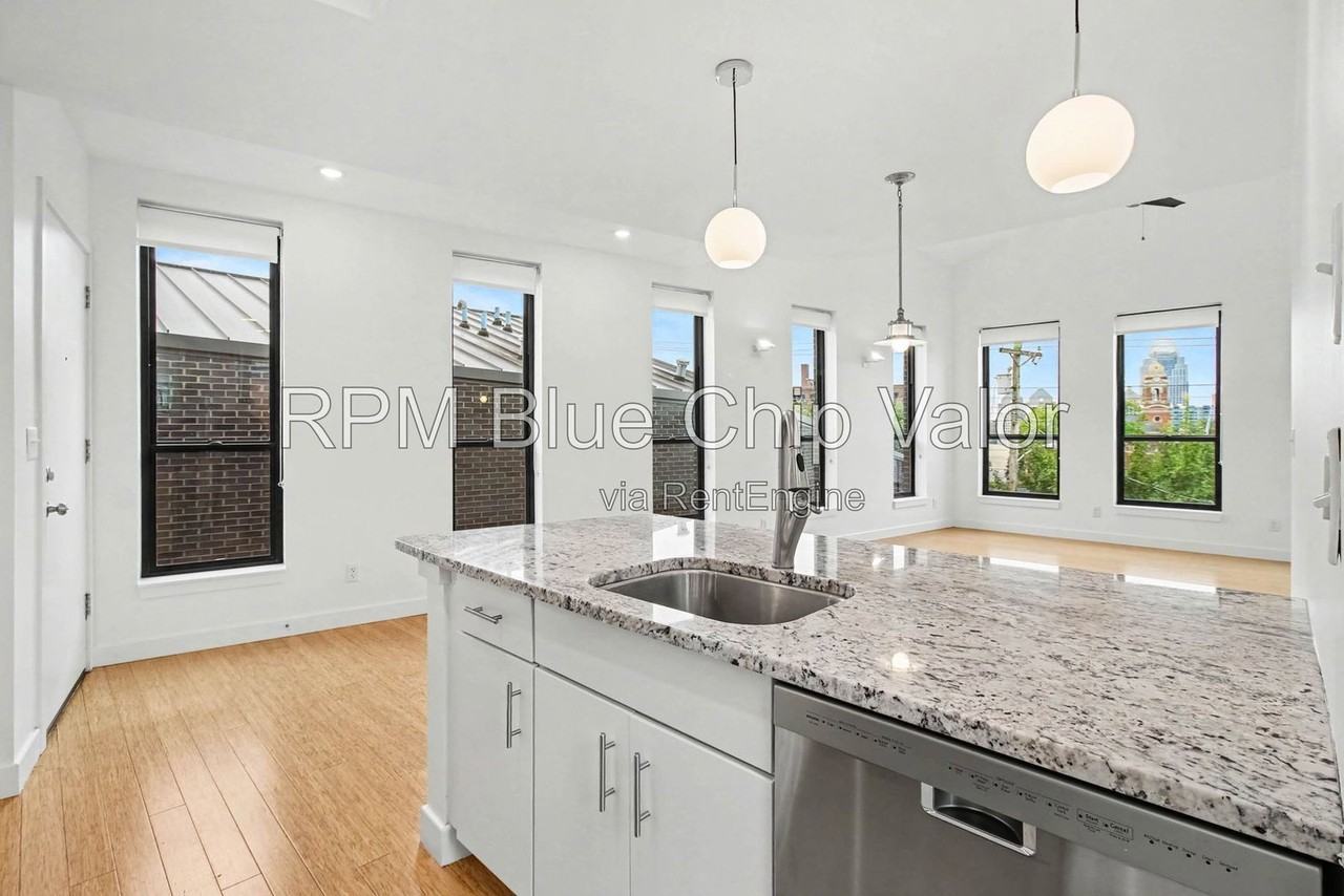 432 Liberty Hl #B - Photo 6 of 34