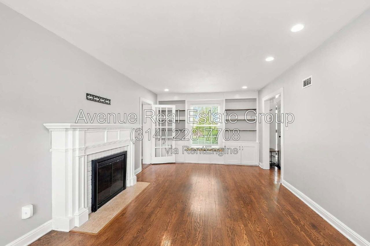 324 Oakley Ln - Photo 3 of 15