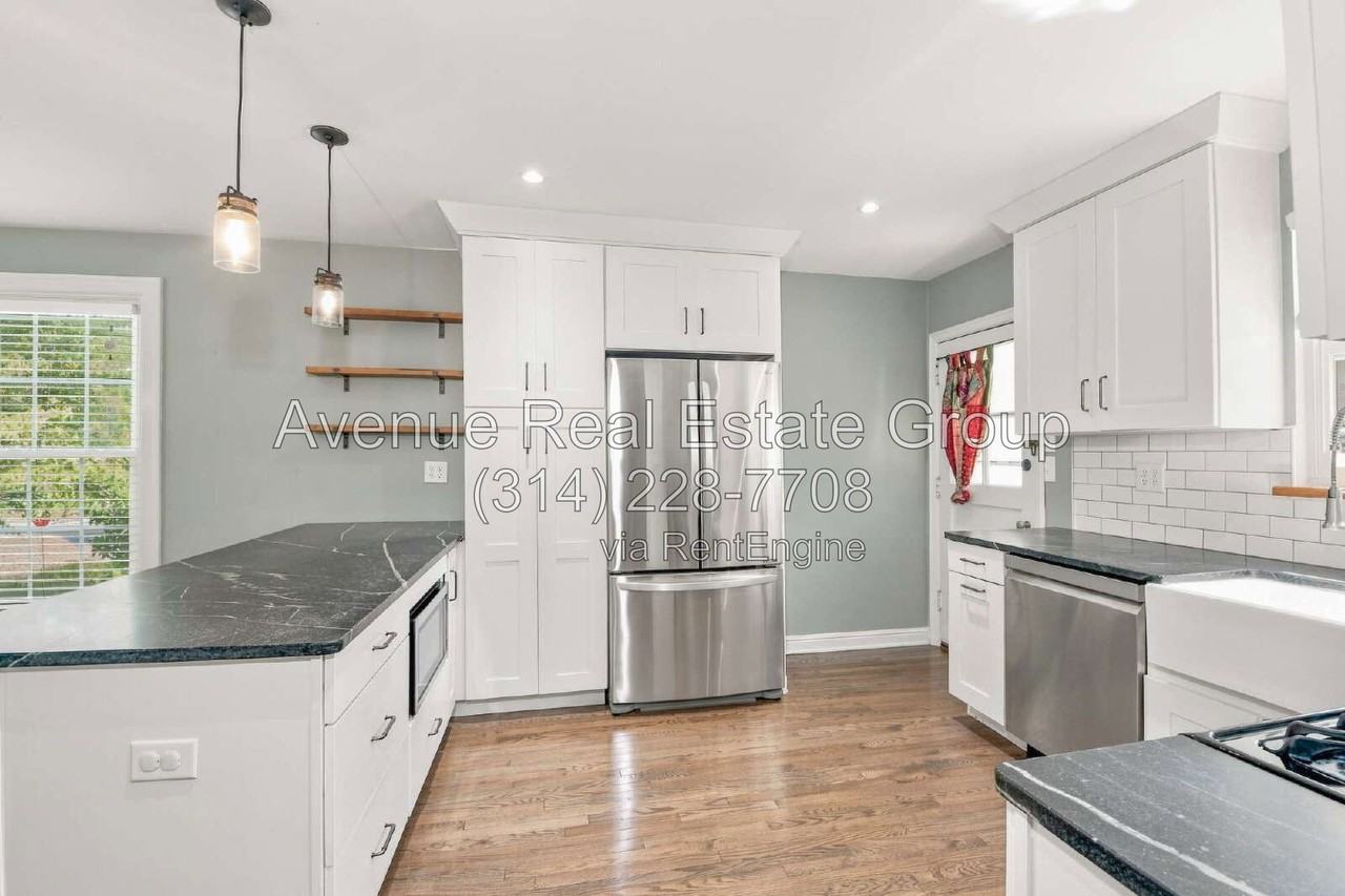 324 Oakley Ln - Photo 6 of 15