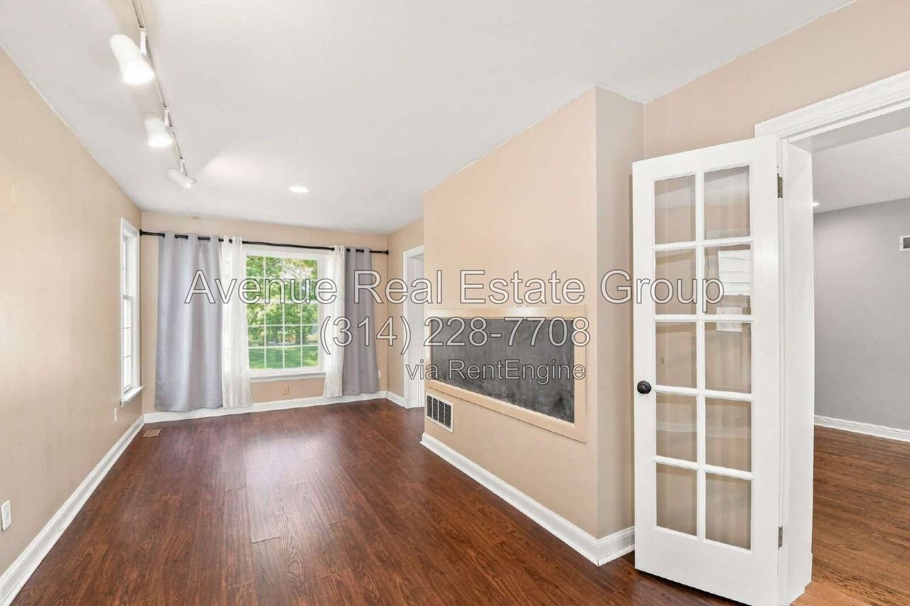324 Oakley Ln - Photo 7 of 15