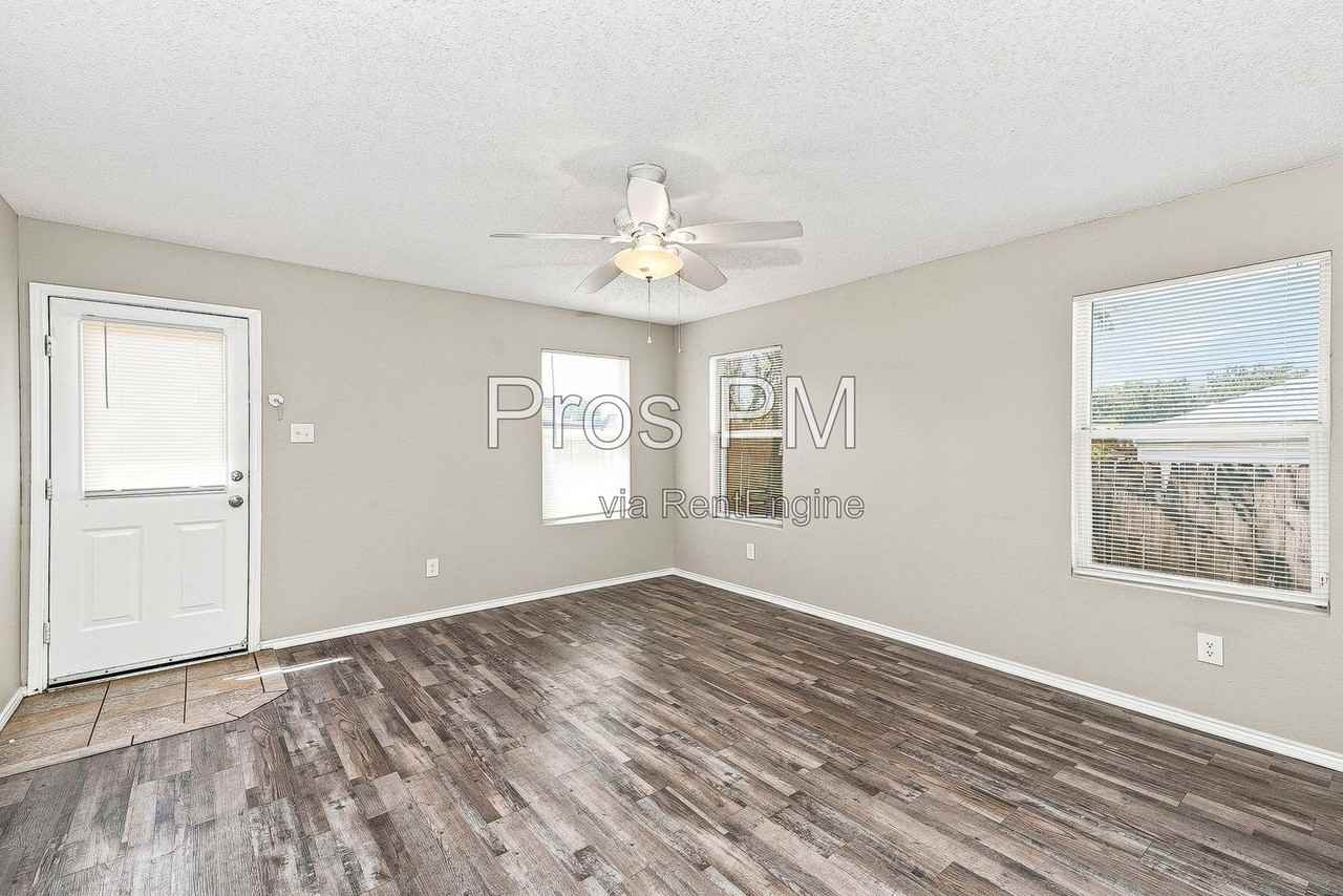 5013 Waterford Dr - Photo 7 of 20