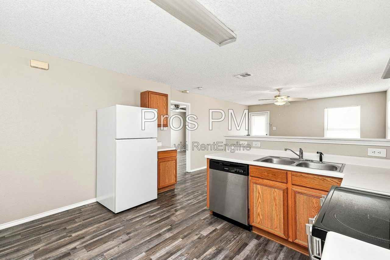 5013 Waterford Dr - Photo 6 of 20
