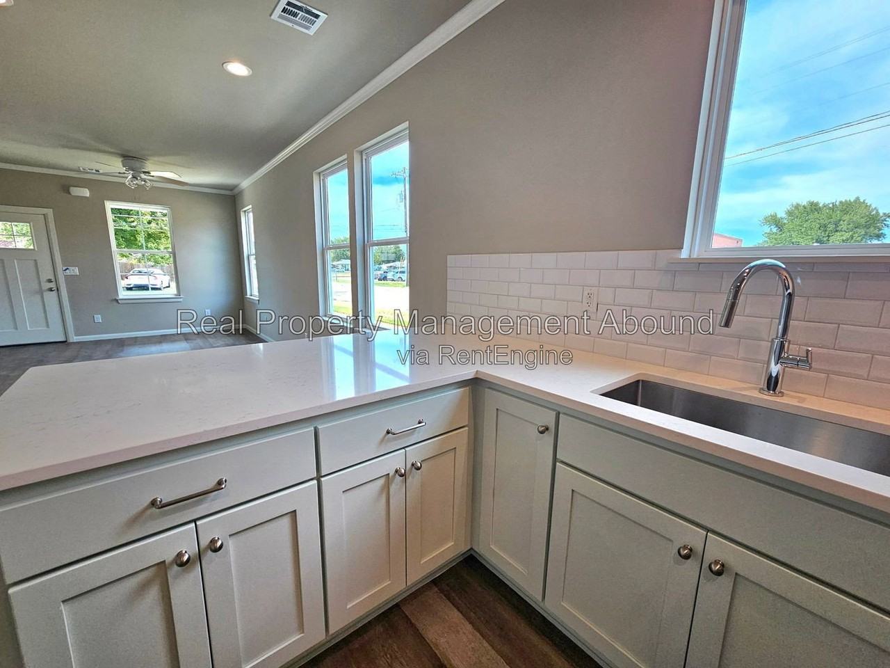 730 South Weenonah Avenue - Photo 7 of 27