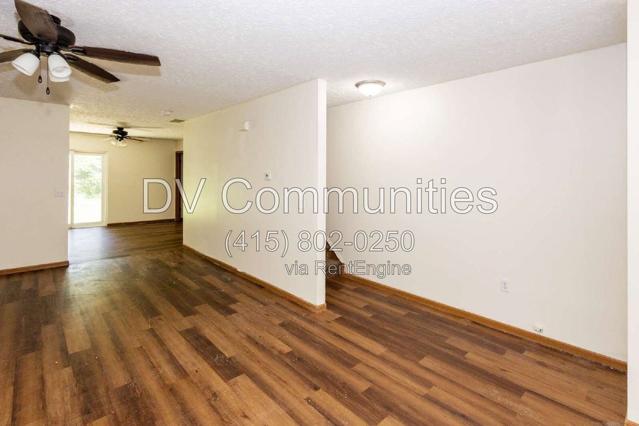 150 Irondale St - Photo 2 of 15