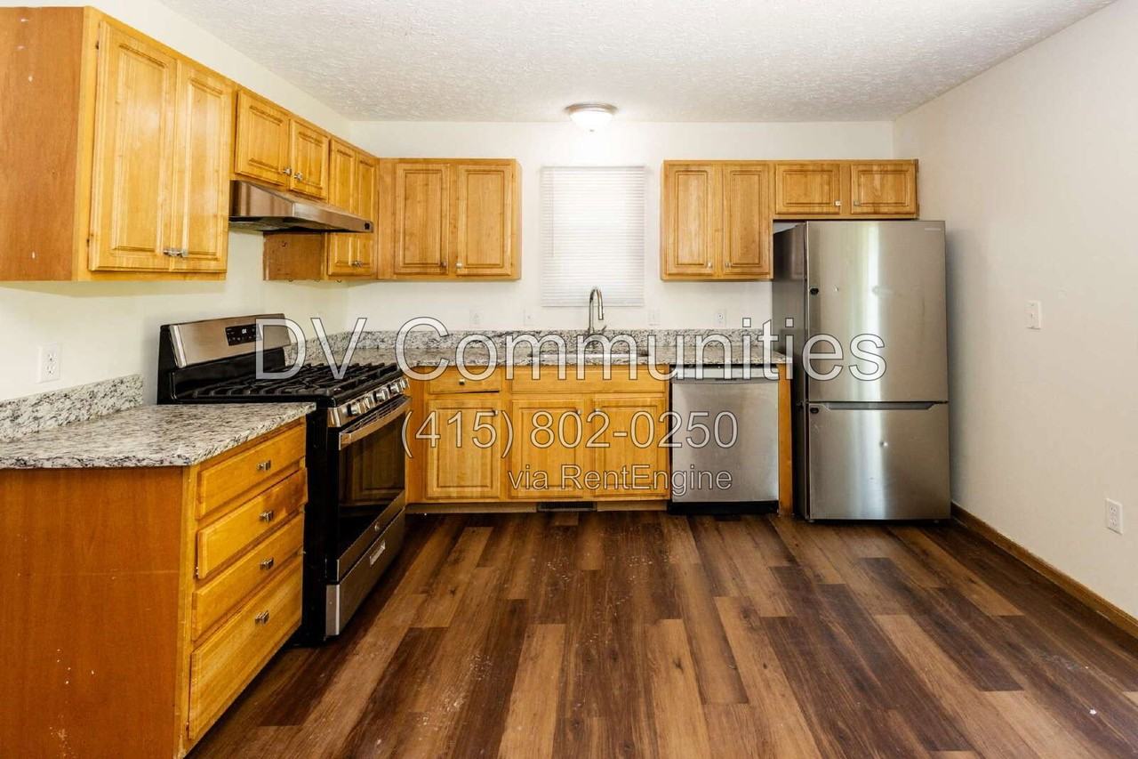 150 Irondale St - Photo 5 of 15
