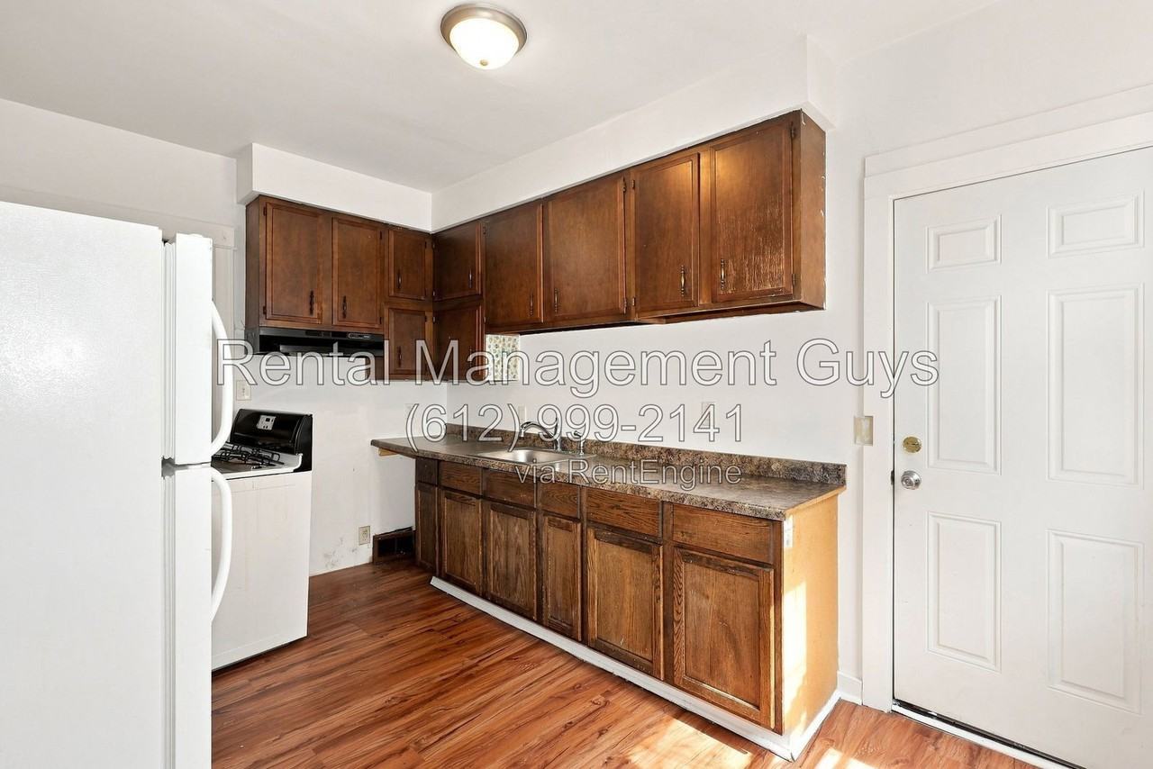 584 Magnolia Ave E #1 - Photo 3 of 14
