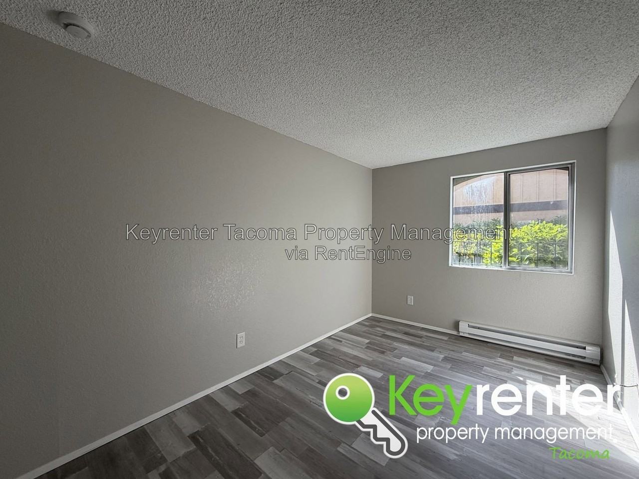 1003 S Pearl St #B6 - Photo 6 of 11