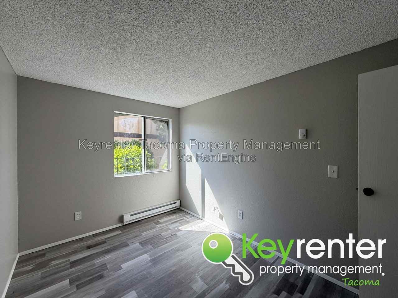 1003 S Pearl St #B6 - Photo 7 of 11