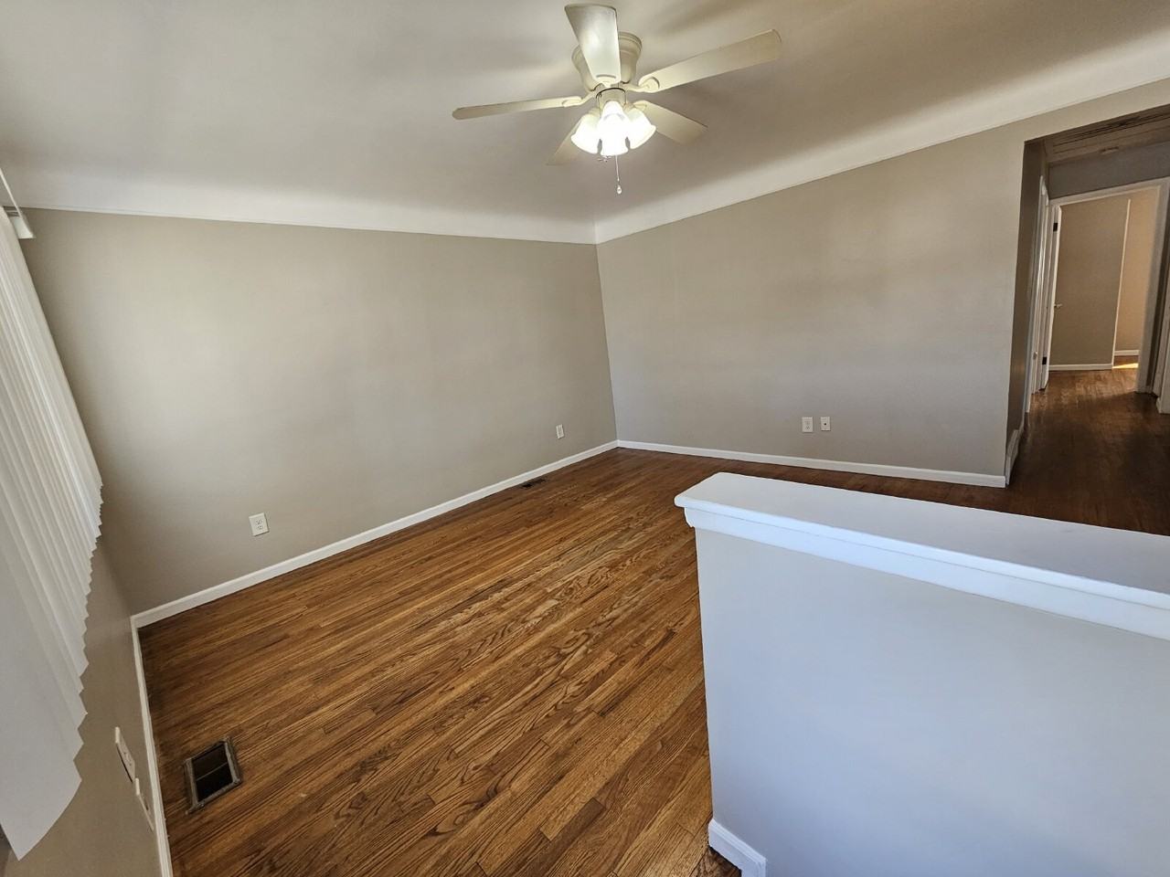 22510 Cushing Ave - Photo 2 of 21