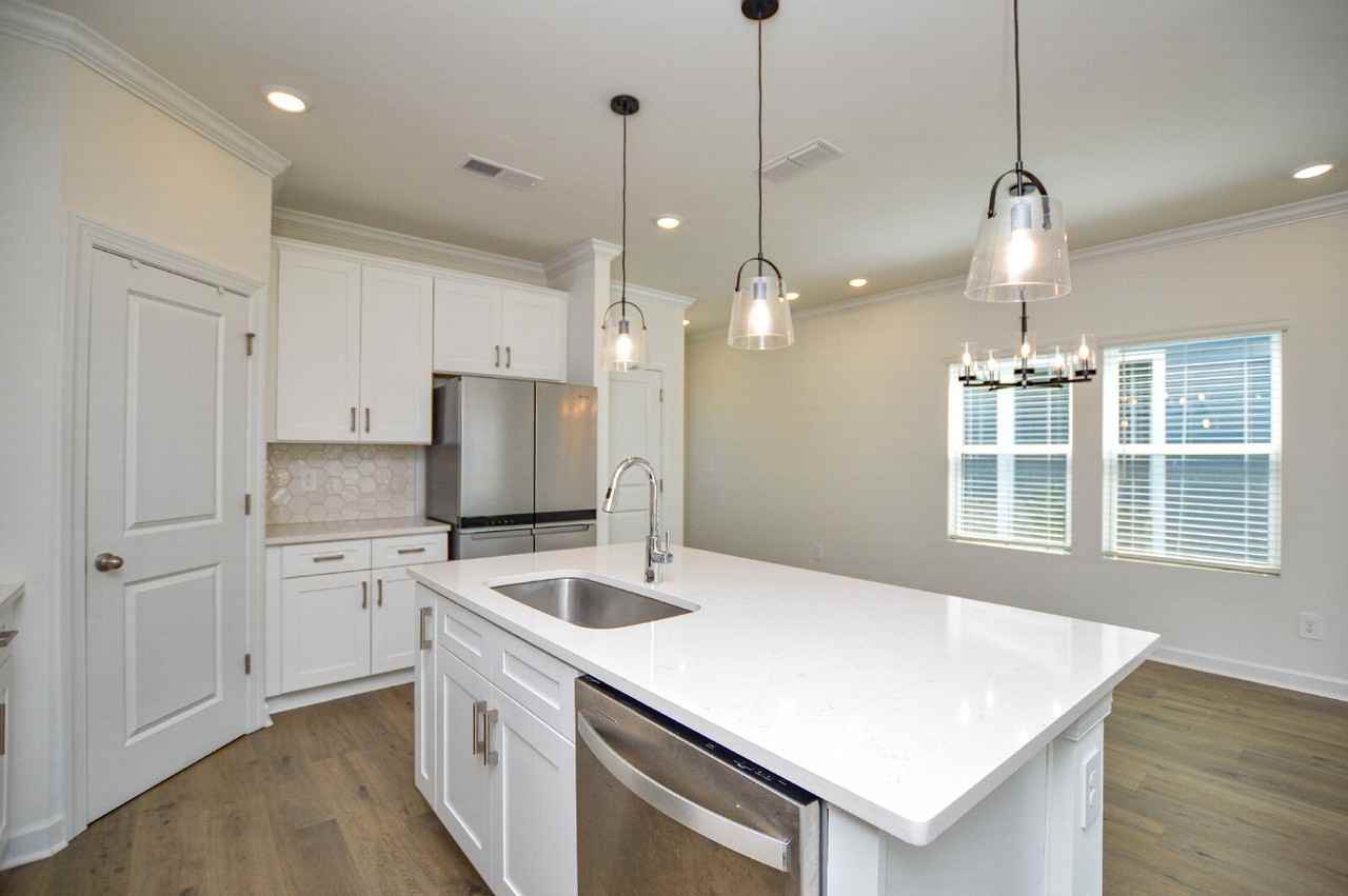 266 Tiger Lily Dr - Photo 6 of 32