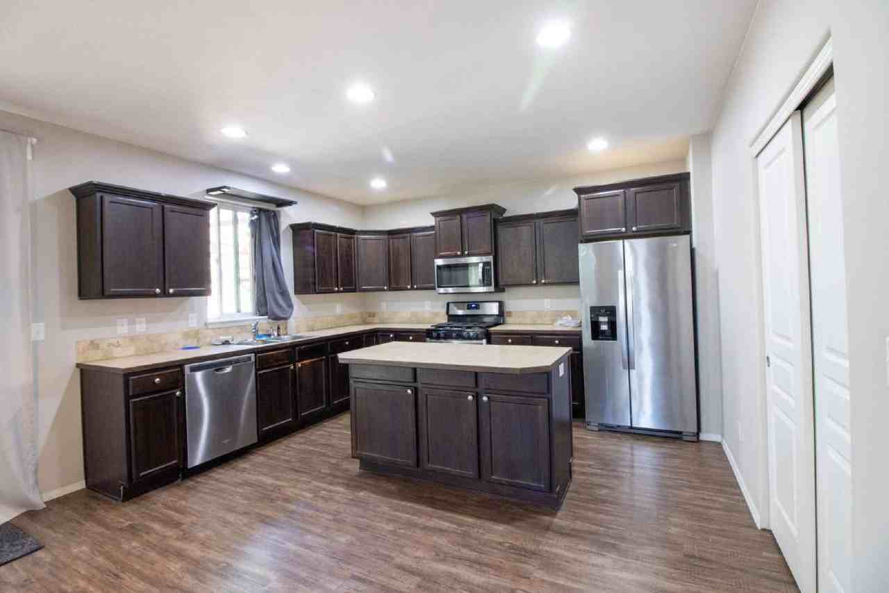 20278 Knightsbridge Pl - Photo 2 of 29