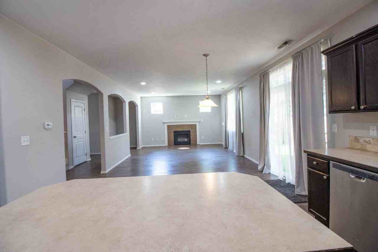 20278 Knightsbridge Pl - Photo 5 of 29