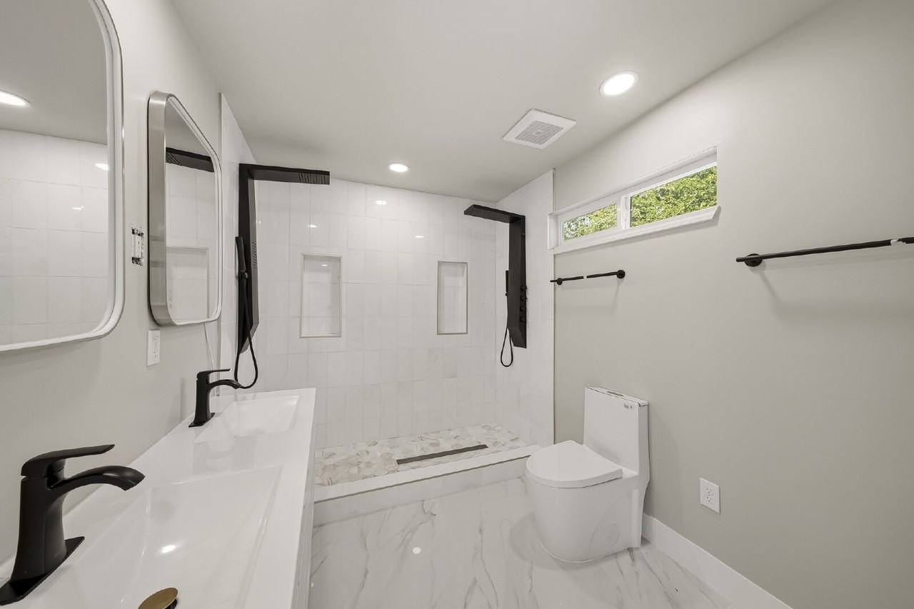5927 Easter St - Photo 7 of 11