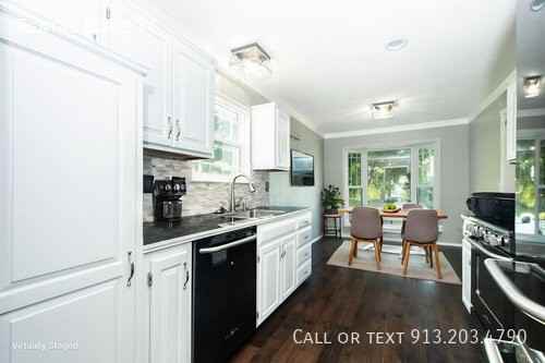582 W Layton St - Photo 3 of 40