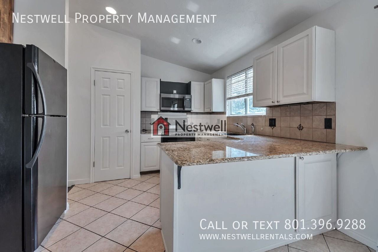 1637 W Crystal Ridge Dr - Photo 3 of 31