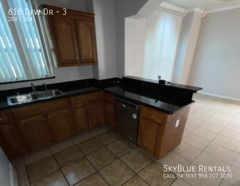 618 S Dfw Dr #3 - Photo 6 of 8