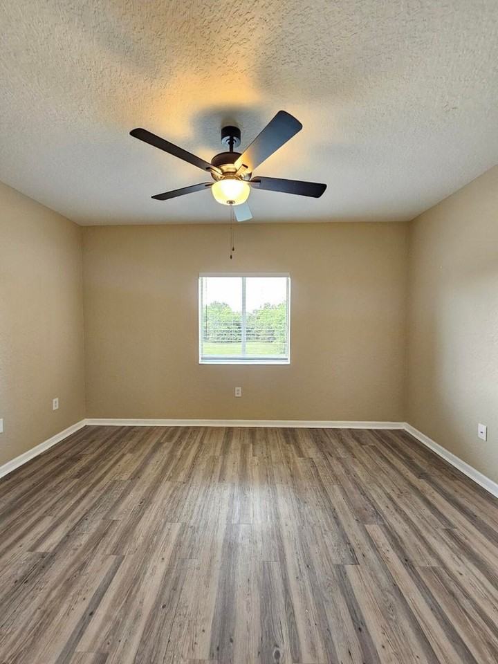 1063 Golden Lakes Blvd #322 - Photo 3 of 19