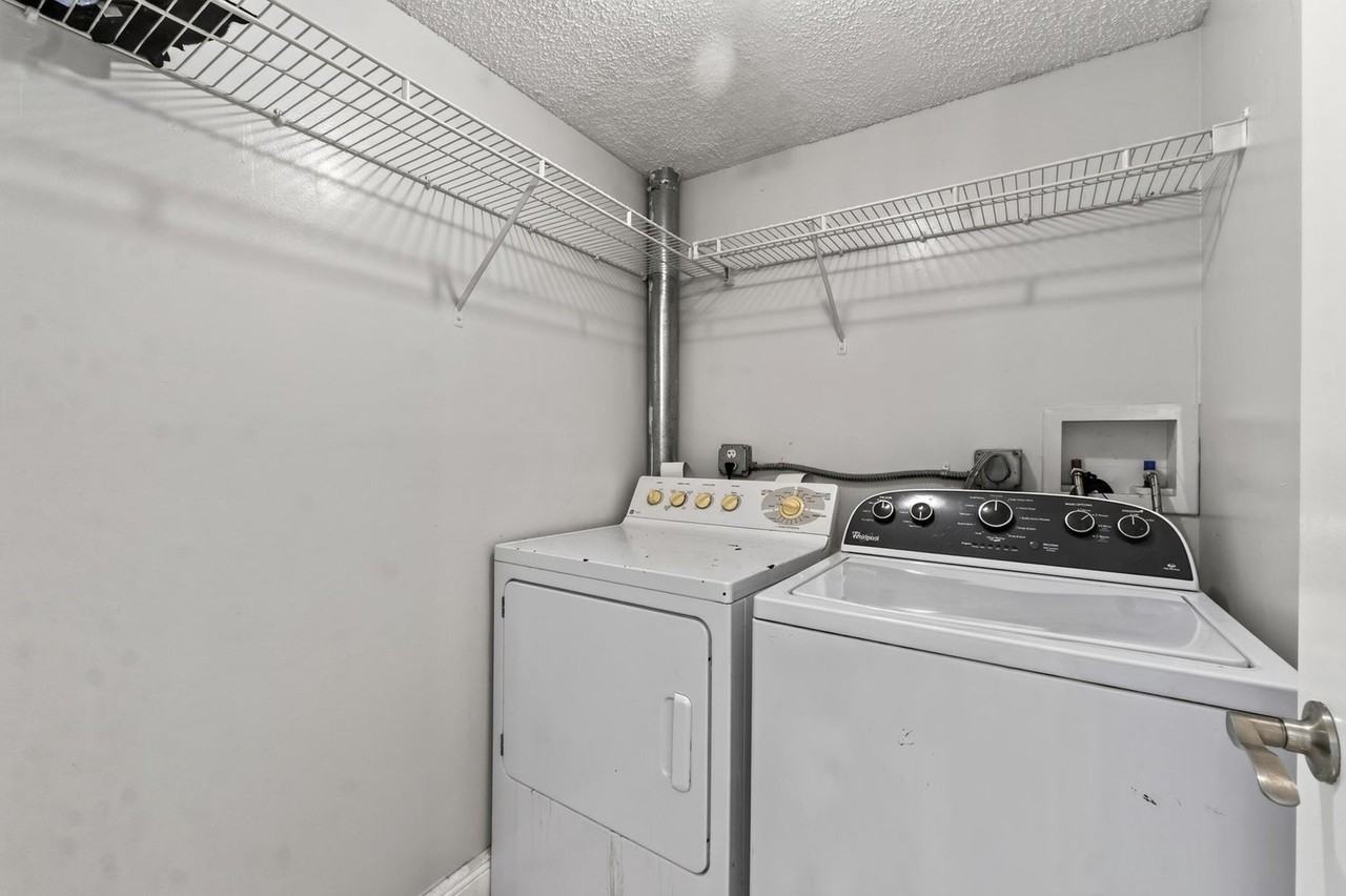 1543 Lake Crystal Dr #G - Photo 3 of 17