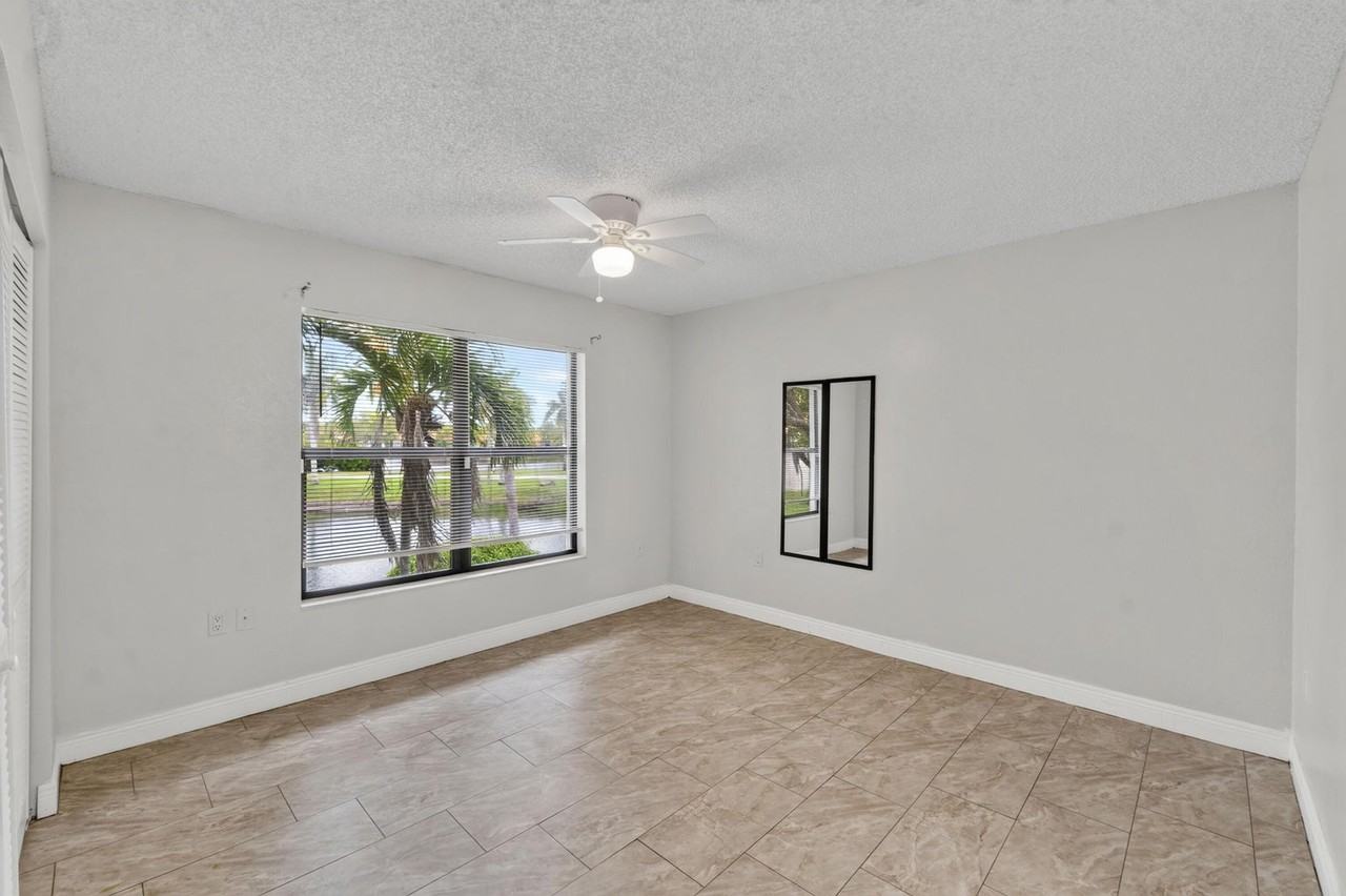 1543 Lake Crystal Dr #G - Photo 7 of 17