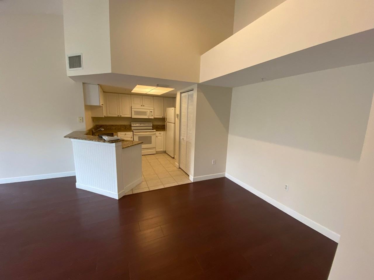 1100 Crestwood Ct S #1117 - Photo 2 of 11