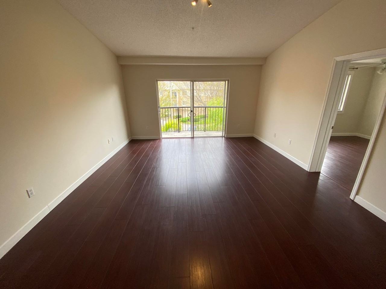 1100 Crestwood Ct S #1117 - Photo 3 of 11