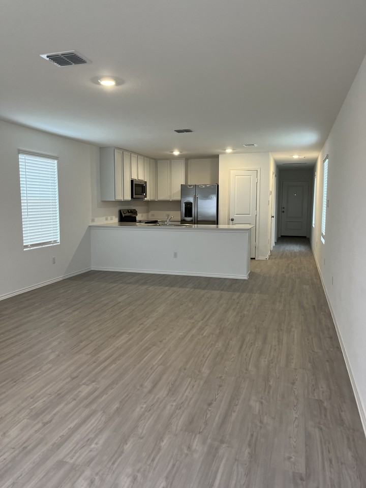 508 Commander Abbott Dr #NA - Photo 5 of 16