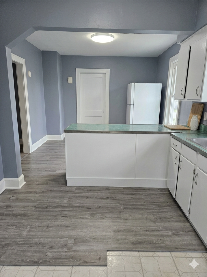 6412 37th Ave #NA - Photo 2 of 3