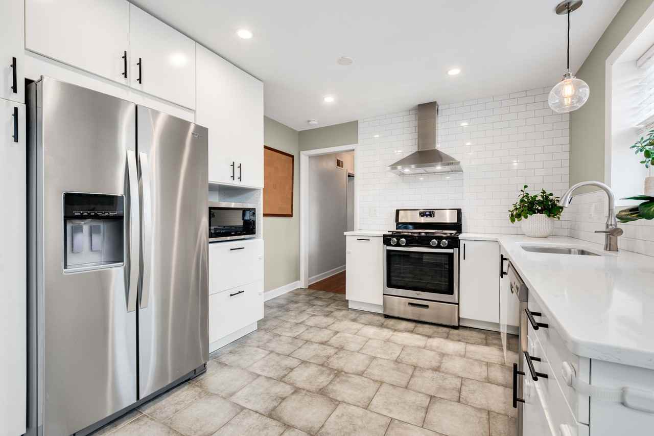 5754 N Christiana Ave #2 - Photo 2 of 13