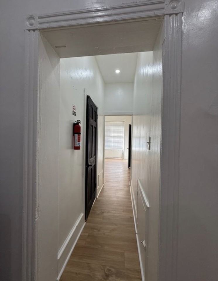1017 Washington St #1 - Photo 6 of 17
