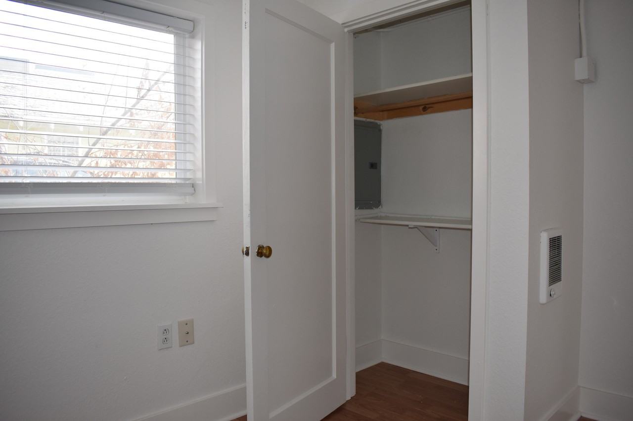 430 W Myrtle St #NA - Photo 4 of 14