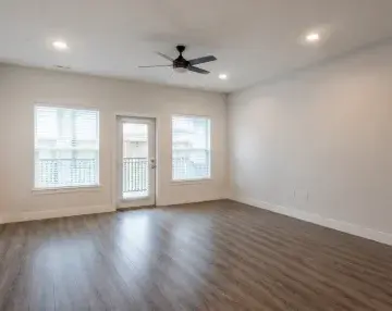 849 W 26th St - Photo 2 of 4