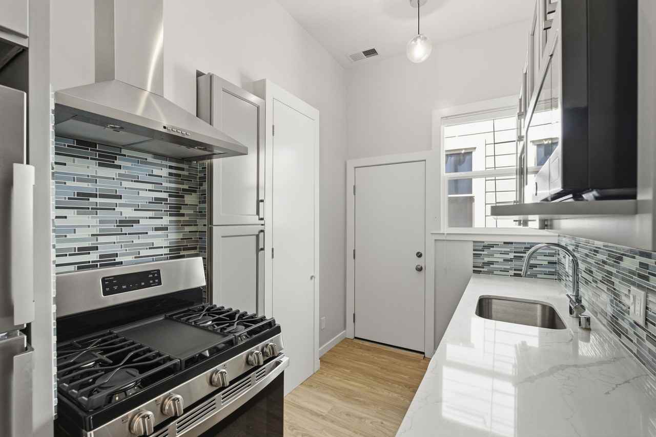 2581 Post St #4 - Photo 4 of 26