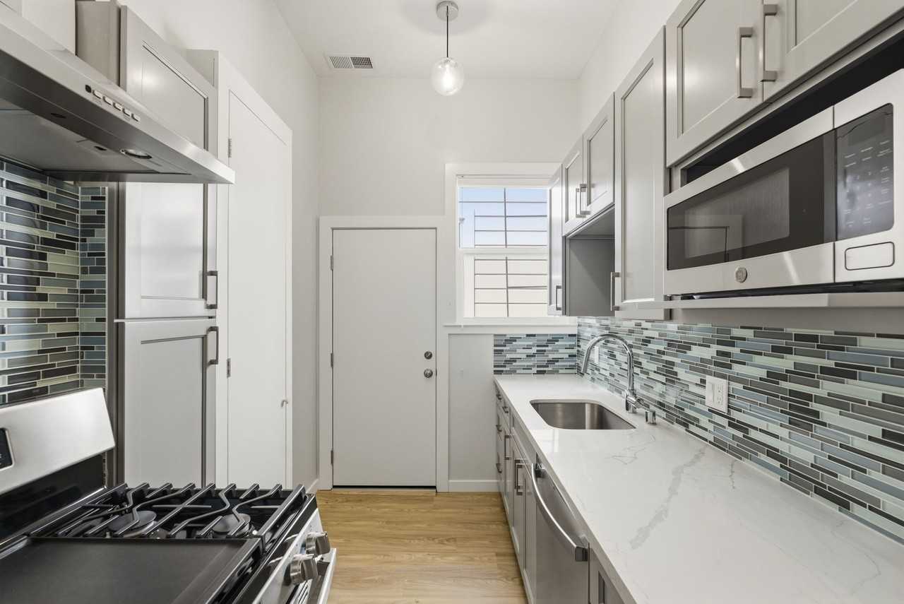2581 Post St #4 - Photo 5 of 26