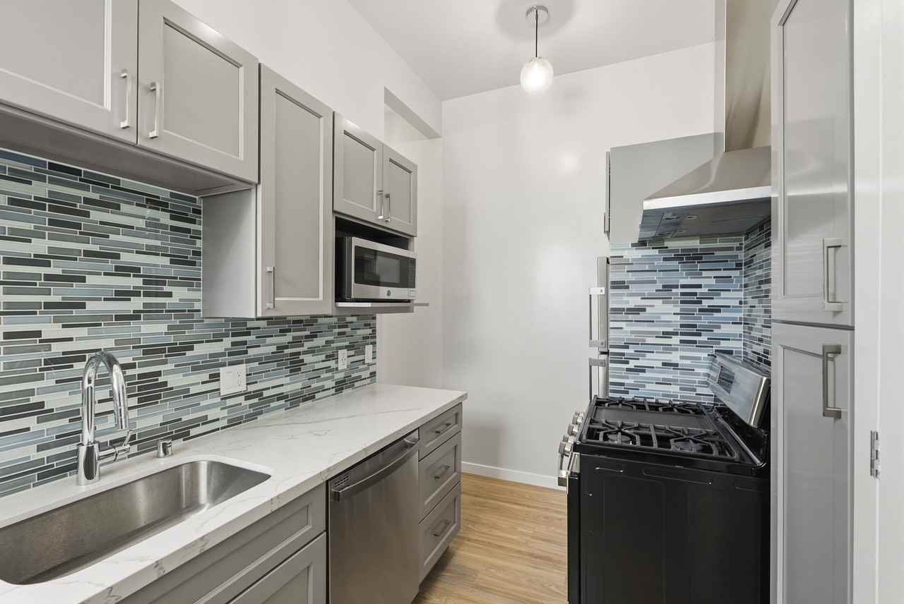 2581 Post St #4 - Photo 6 of 26