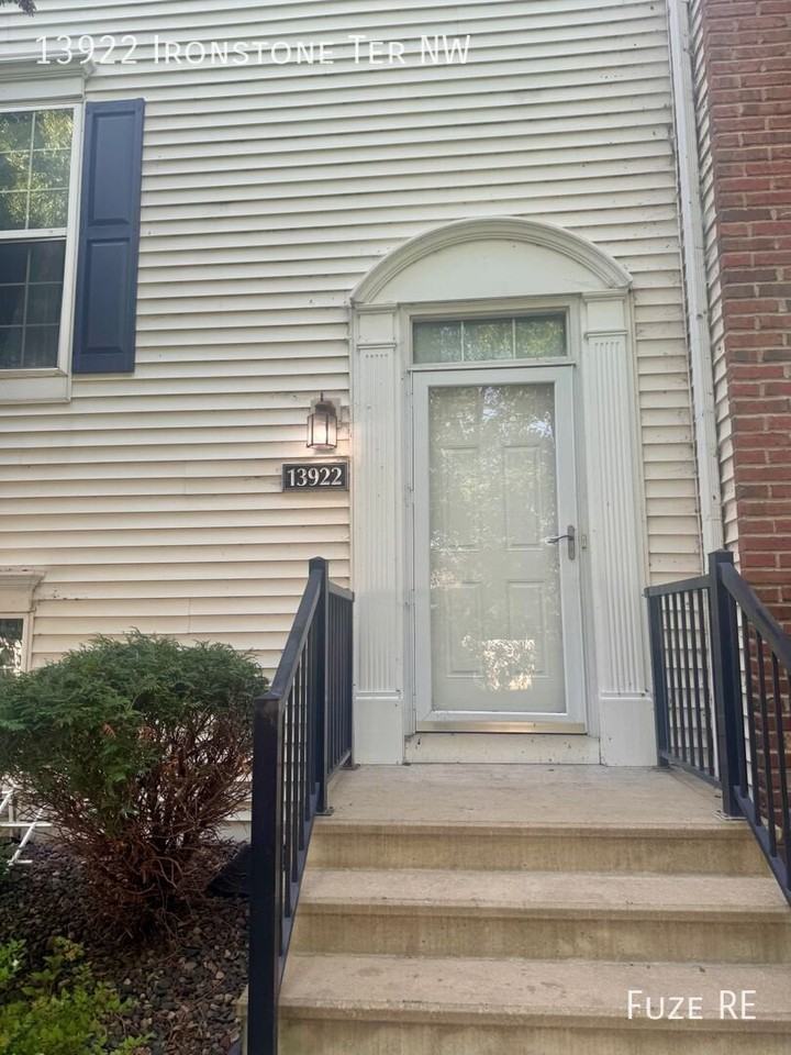 13922 Ironstone Ter Nw - Photo 2 of 4