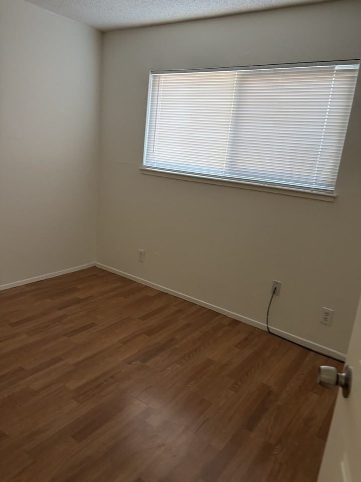 2208 Roselake Ave #A - Photo 5 of 10