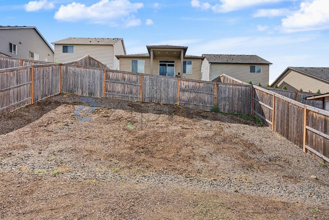 948 Ne Trillium Dr - Photo 4 of 19