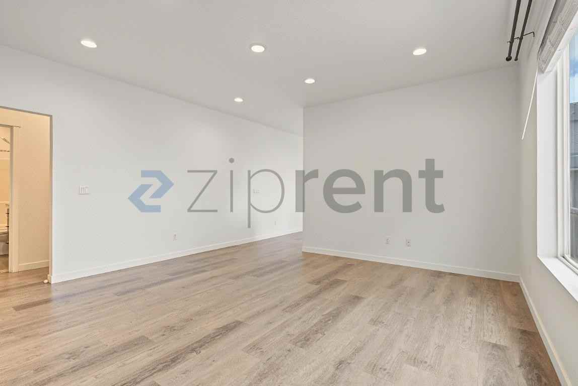 948 Ne Trillium Dr - Photo 6 of 19