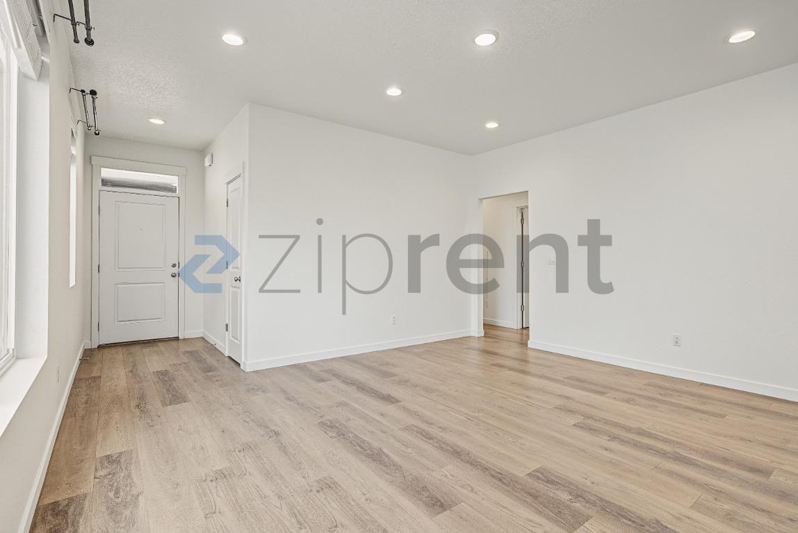 948 Ne Trillium Dr - Photo 7 of 19