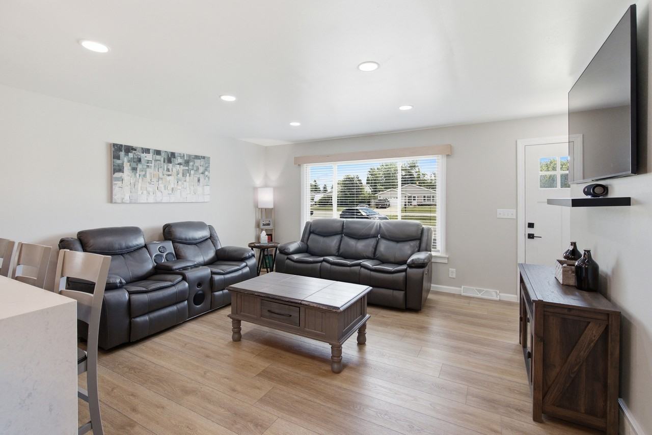 1628 Wiese Ln #NA - Photo 3 of 20