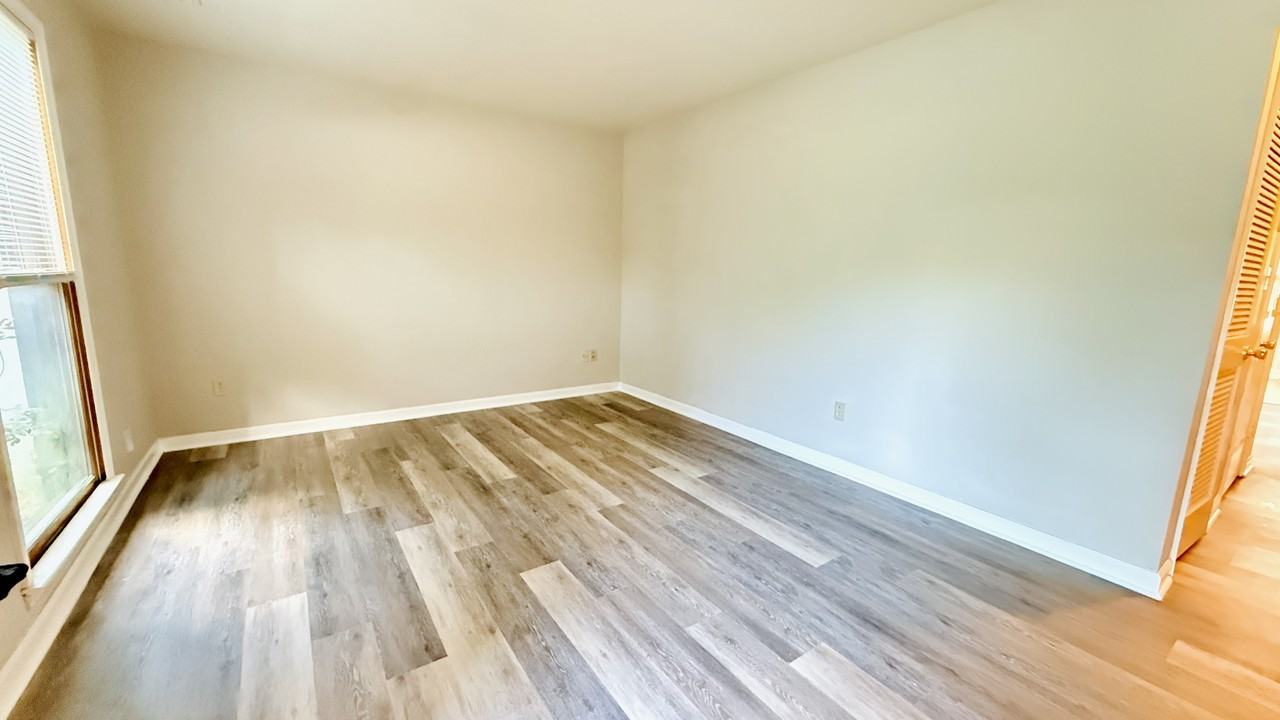 2859 Wynterhall Rd Se - Photo 2 of 22