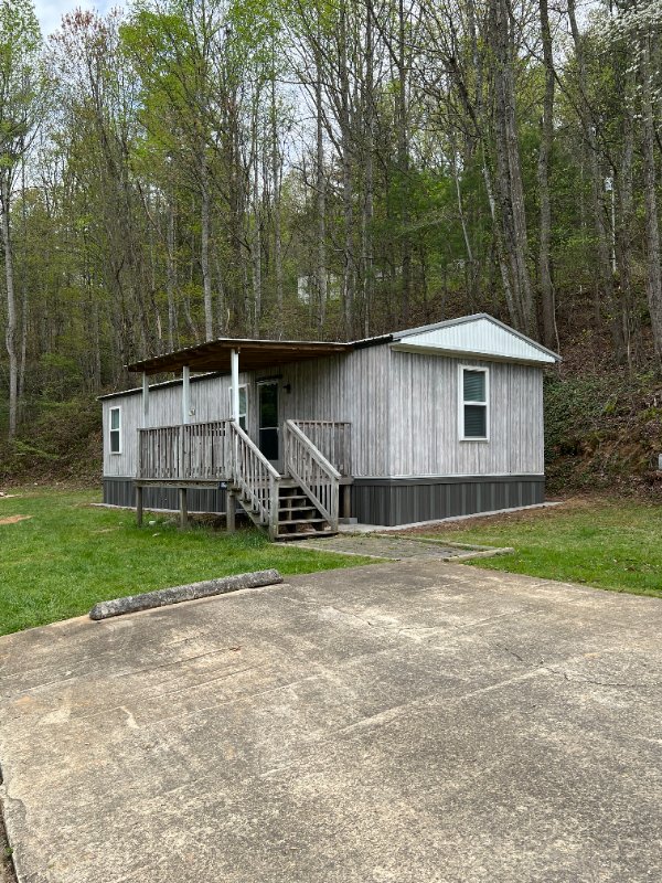 2106 - Photo 2 of 19