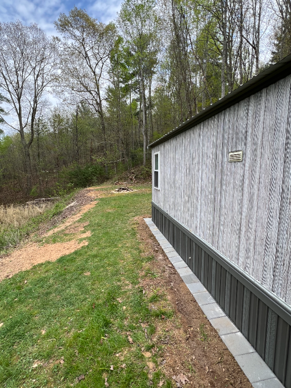 2106 - Photo 3 of 19