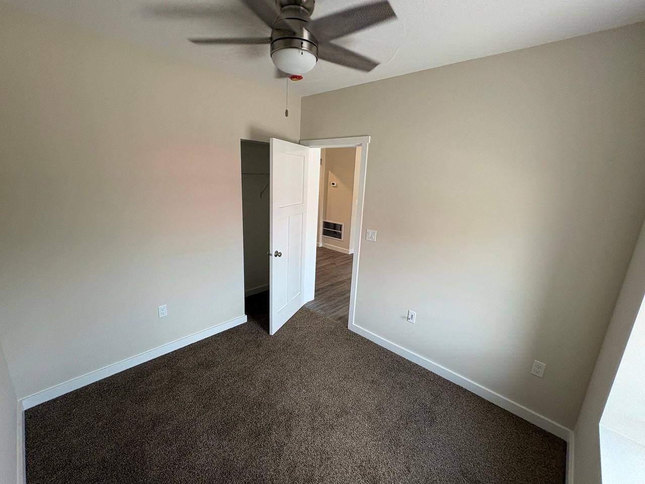 205 1/2 S Vance St #G - Photo 2 of 7