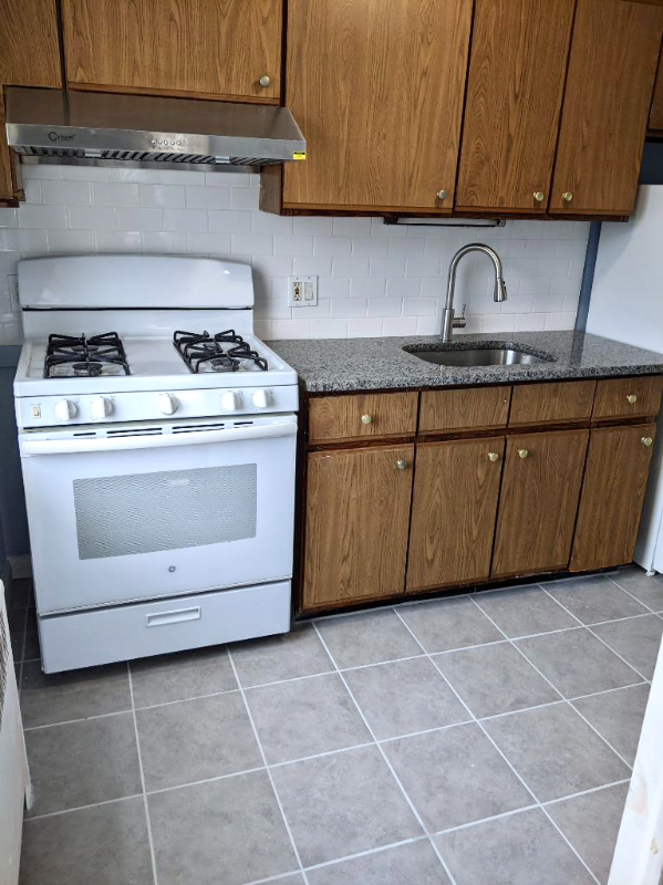 601 Glenview St #2 - Photo 2 of 15
