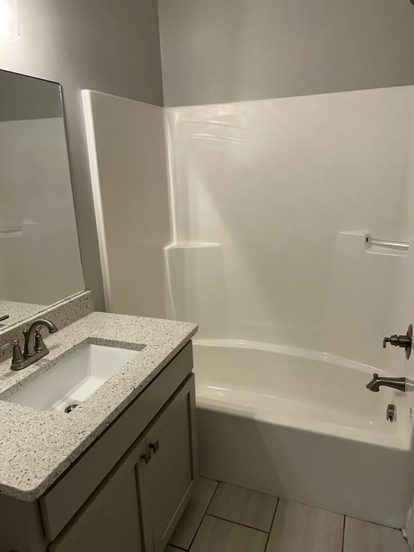 580 Bellingham Dr Ne - Photo 4 of 9