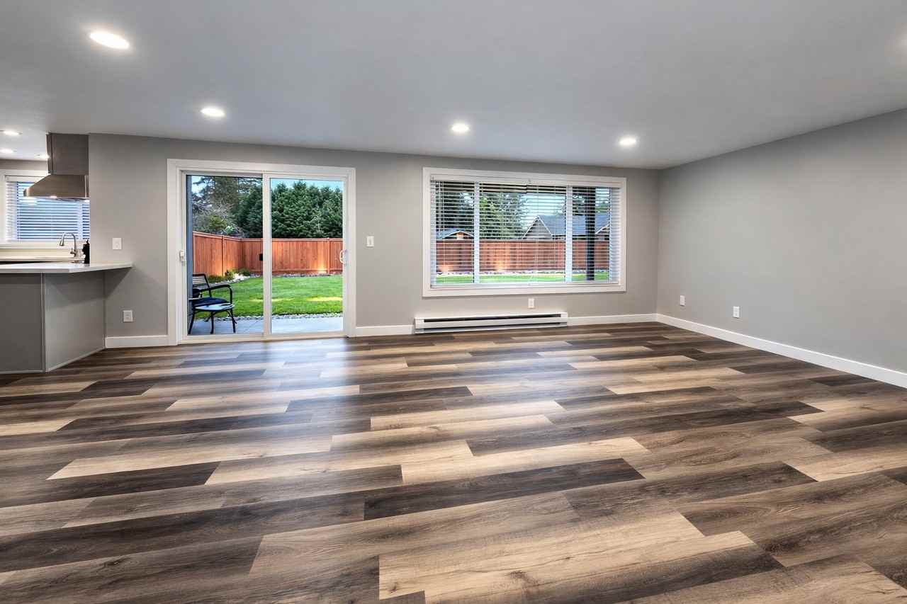 9827 158th St E #2 - Photo 5 of 19