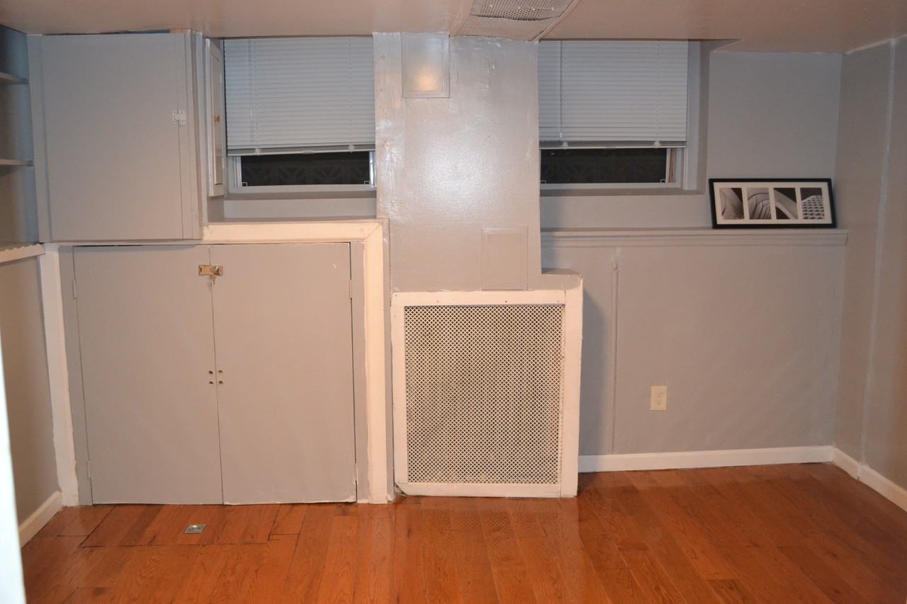 4210 Bronxwood Ave #B2 - Photo 5 of 9